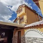 Korani Oda ve Kahvaltı 3*