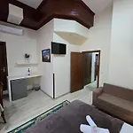 Korani Oda ve Kahvaltı Tiran