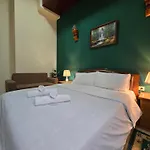 Oda ve Kahvaltı Korani Tiran